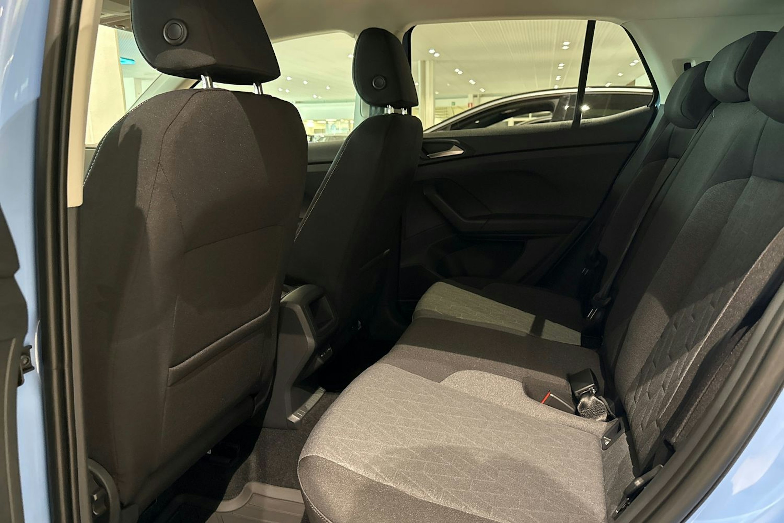 sininen Volkswagen T-Cross 2025 kuva 12.