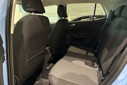 sininen Volkswagen T-Cross 2025 kuva 12.