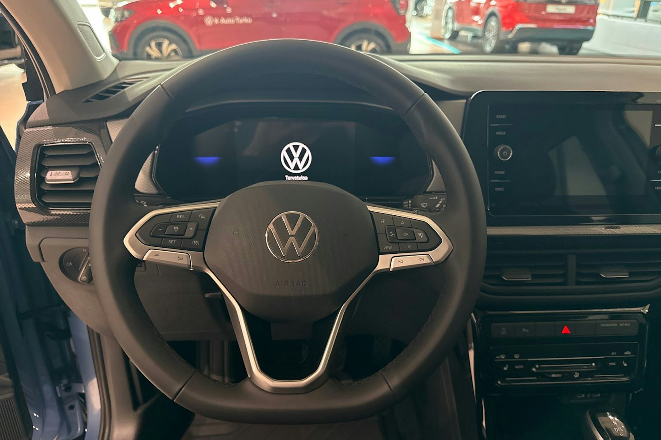 sininen Volkswagen T-Cross 2025 kuva 15.