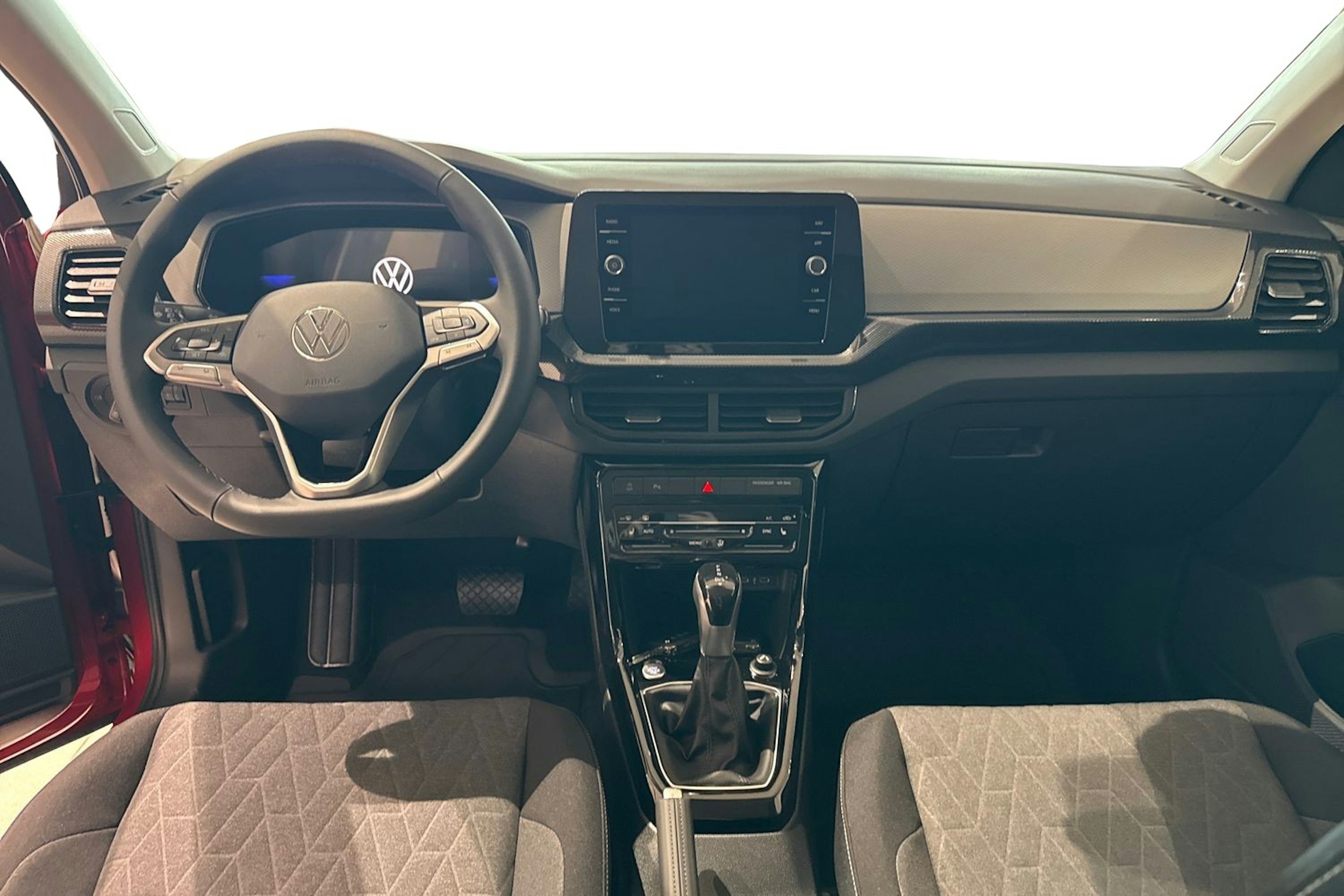 punainen Volkswagen T-Cross 2025 kuva 7.