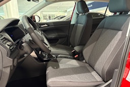 punainen Volkswagen T-Cross 2025 kuva 11.
