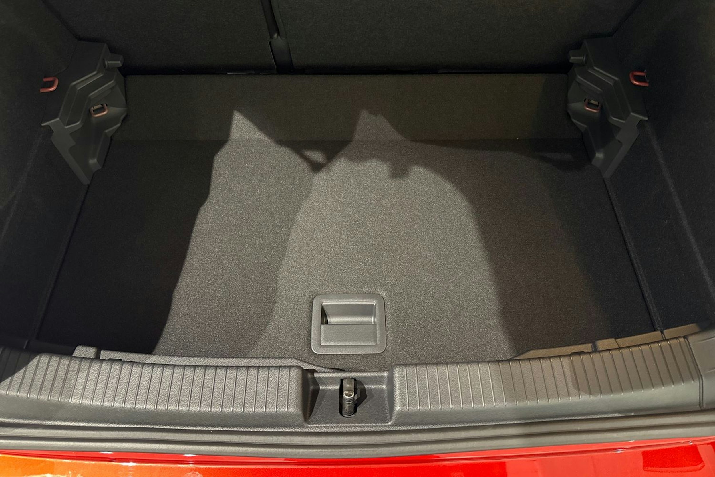 punainen Volkswagen T-Cross 2025 kuva 15.