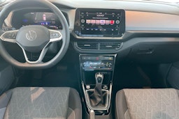 punainen Volkswagen T-Cross 2025 kuva 7.