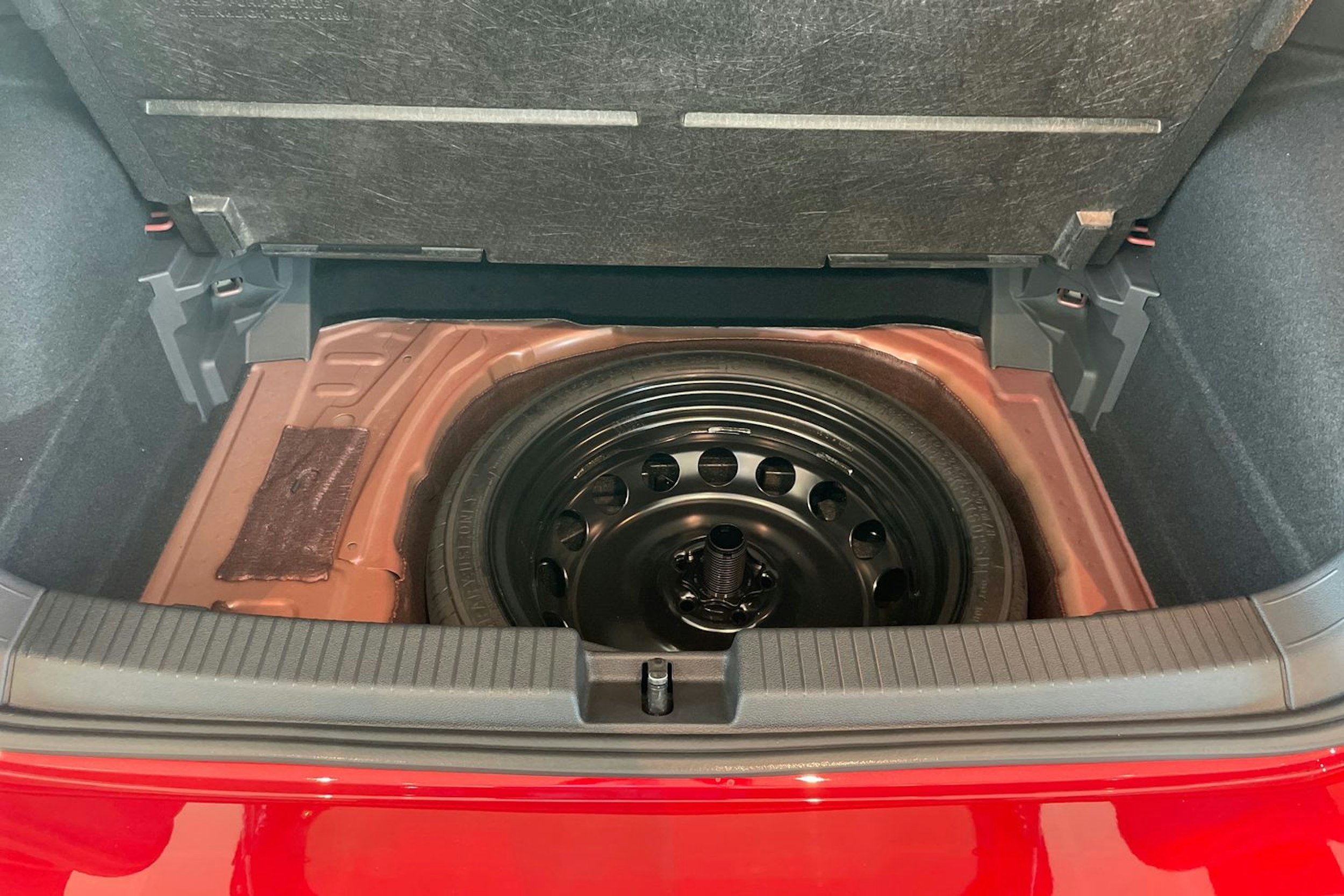 punainen Volkswagen T-Cross 2025 kuva 14.