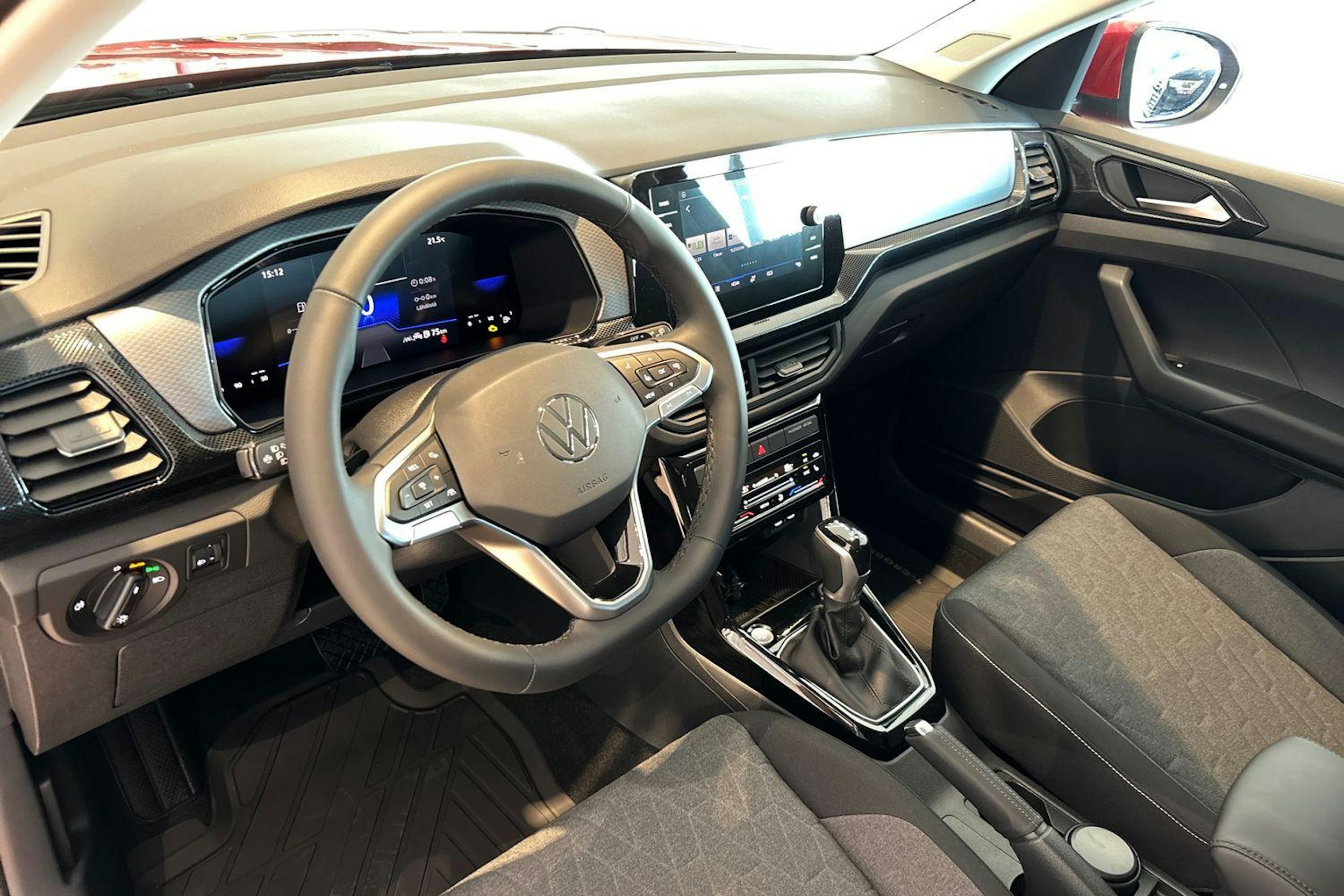 punainen Volkswagen T-Cross 2025 kuva 6.
