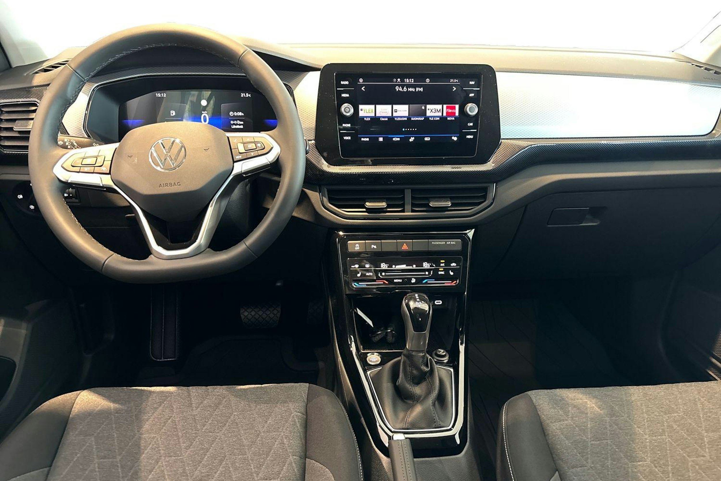 punainen Volkswagen T-Cross 2025 kuva 7.