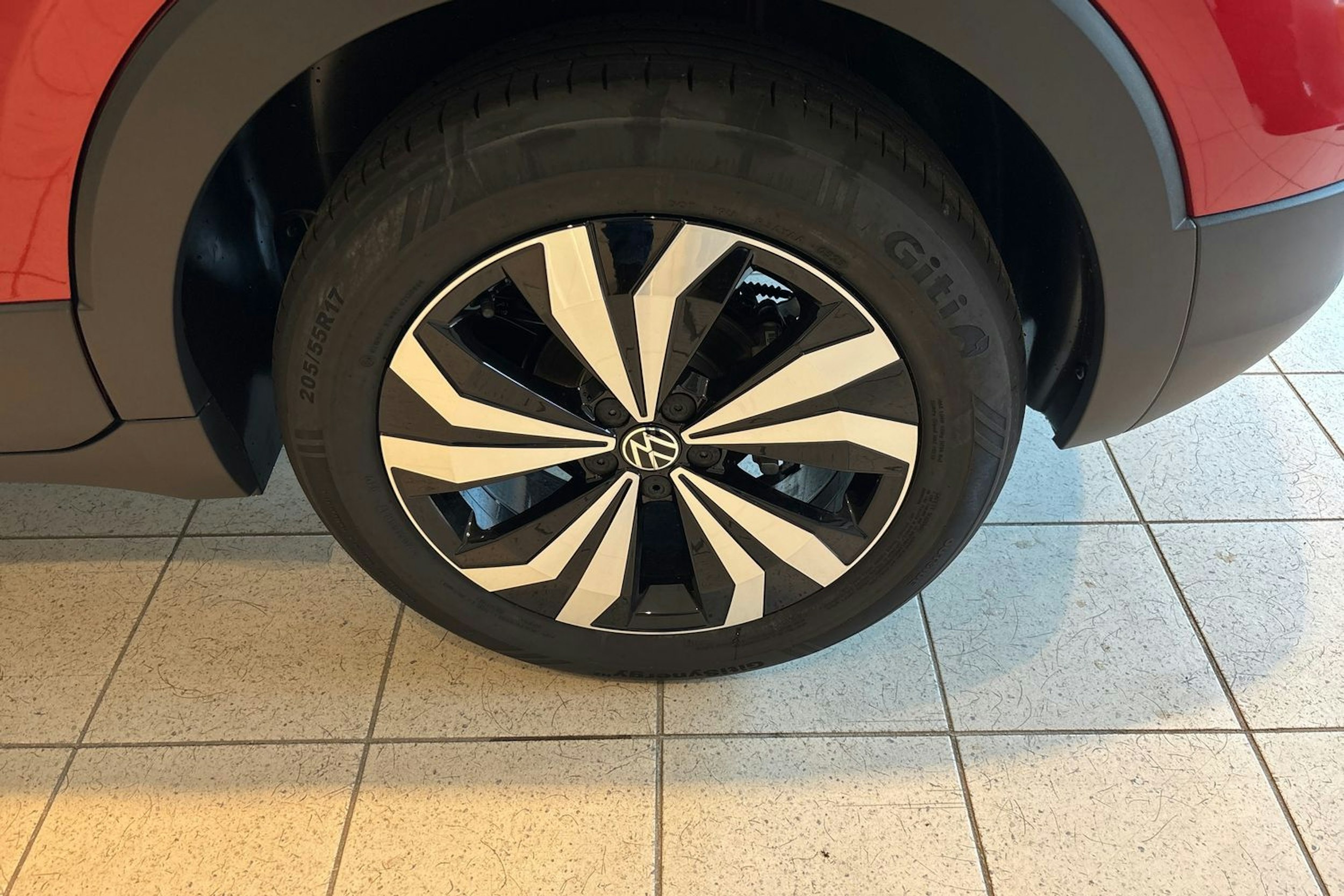 punainen Volkswagen T-Cross 2025 kuva 10.