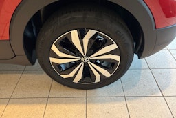 punainen Volkswagen T-Cross 2025 kuva 10.