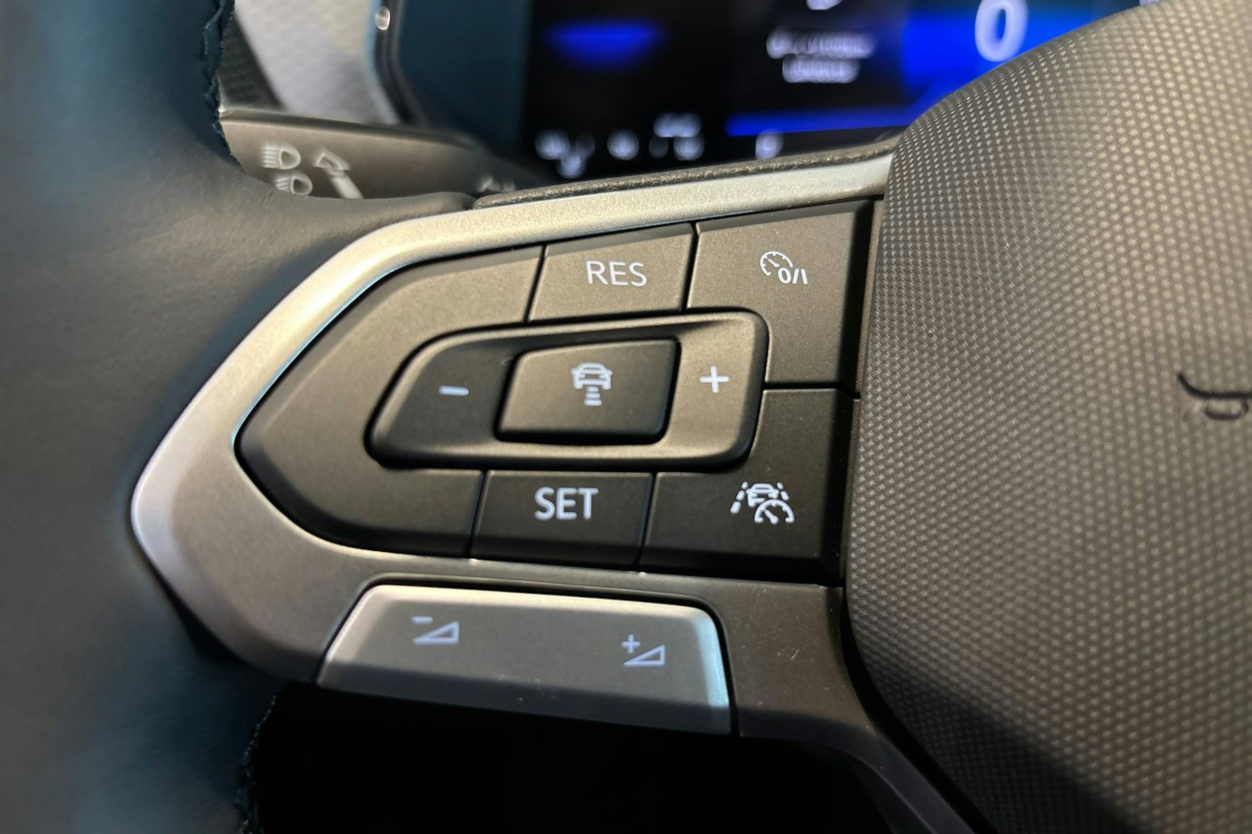 punainen Volkswagen T-Cross 2025 kuva 12.
