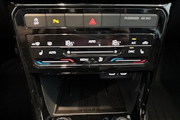 punainen Volkswagen T-Cross 2025 kuva 16.