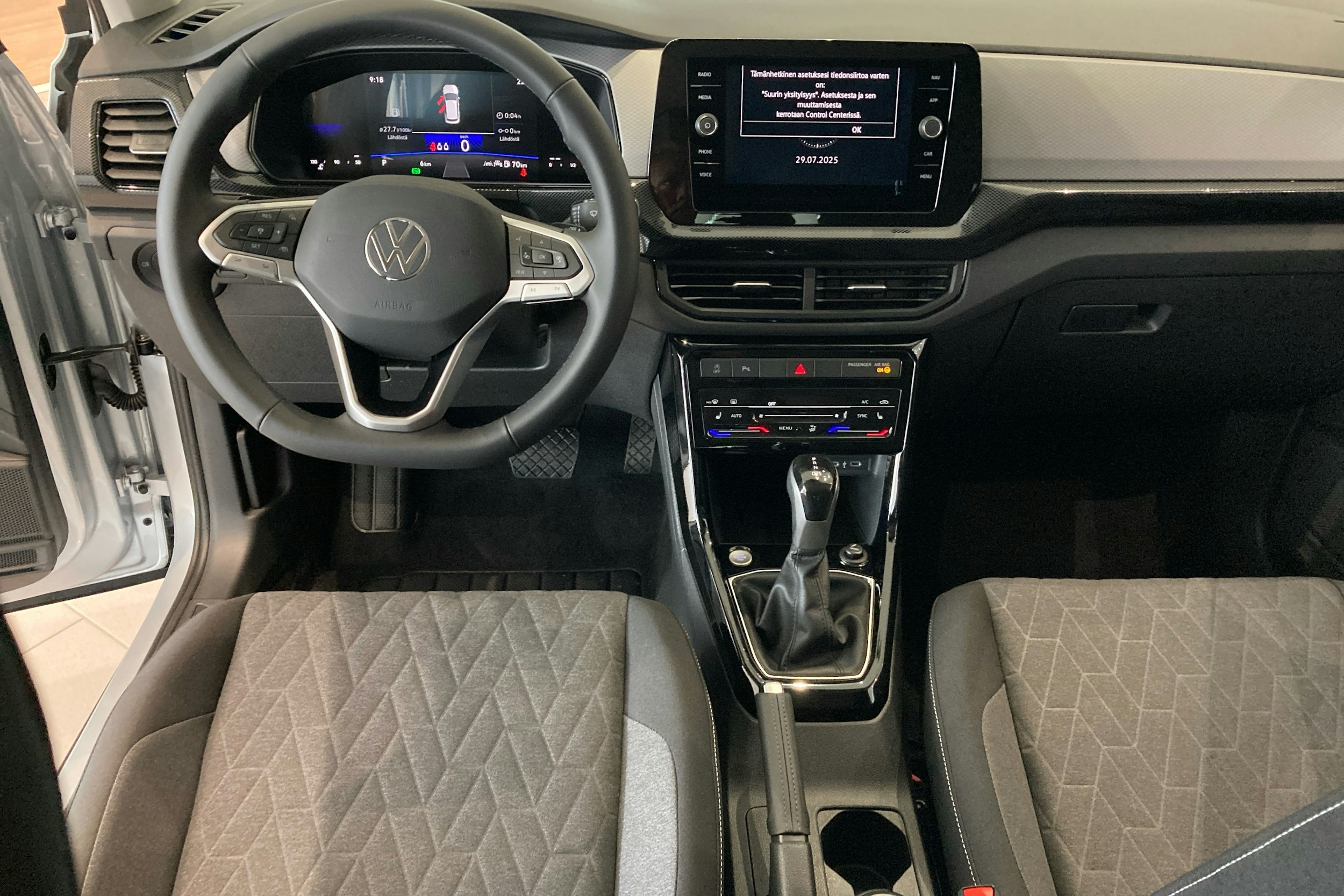 harmaa Volkswagen T-Cross 2025 kuva 7.