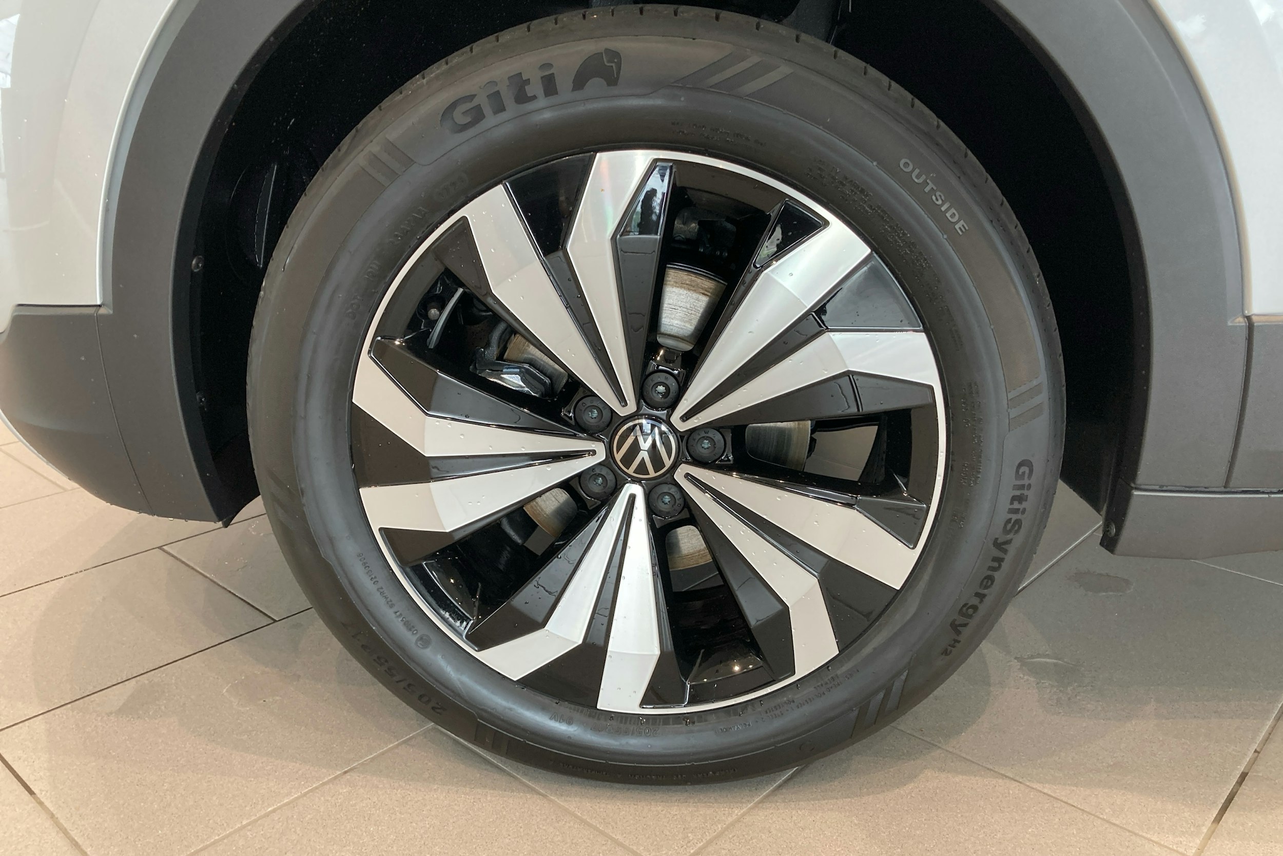 harmaa Volkswagen T-Cross 2025 kuva 9.