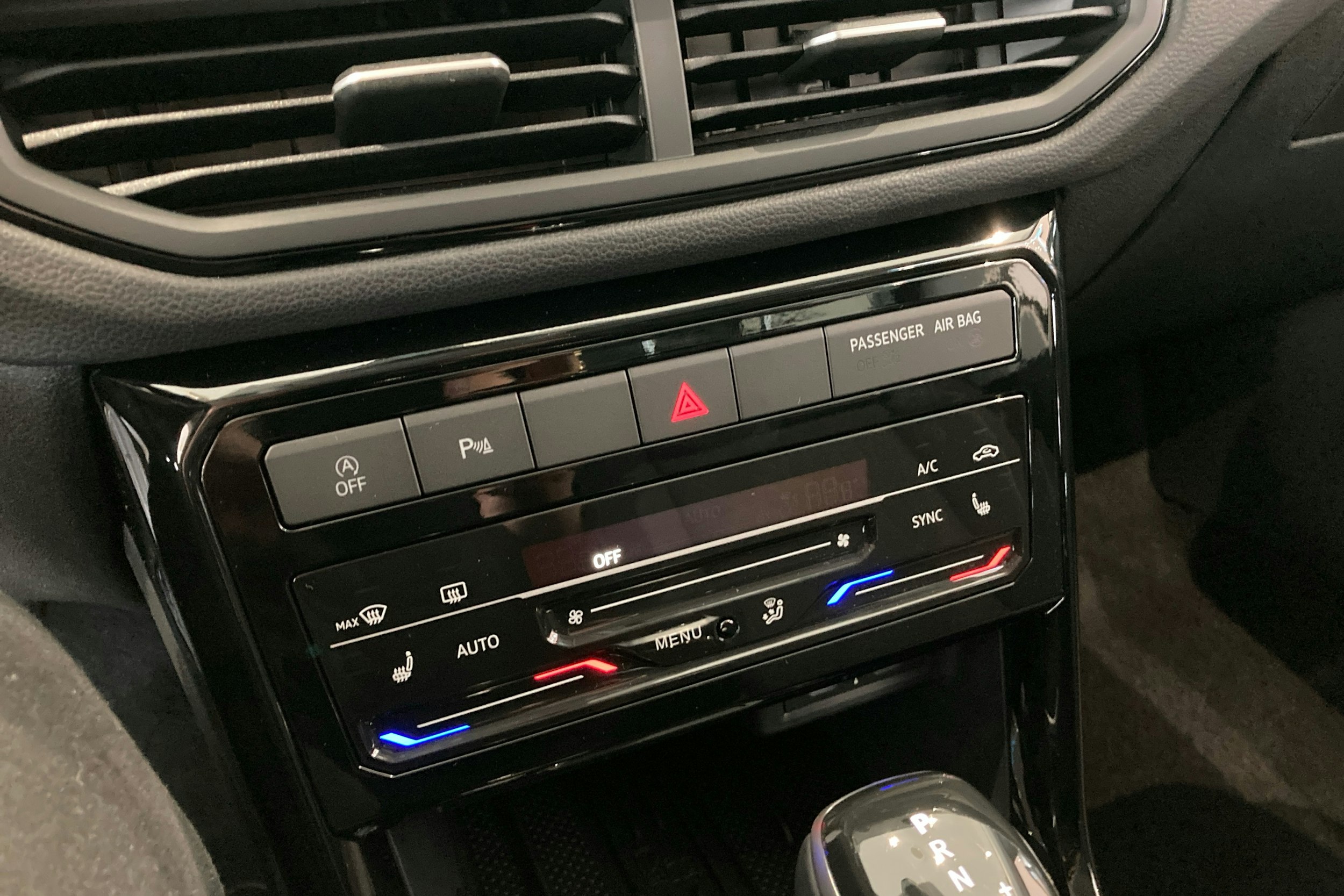 harmaa Volkswagen T-Cross 2025 kuva 16.