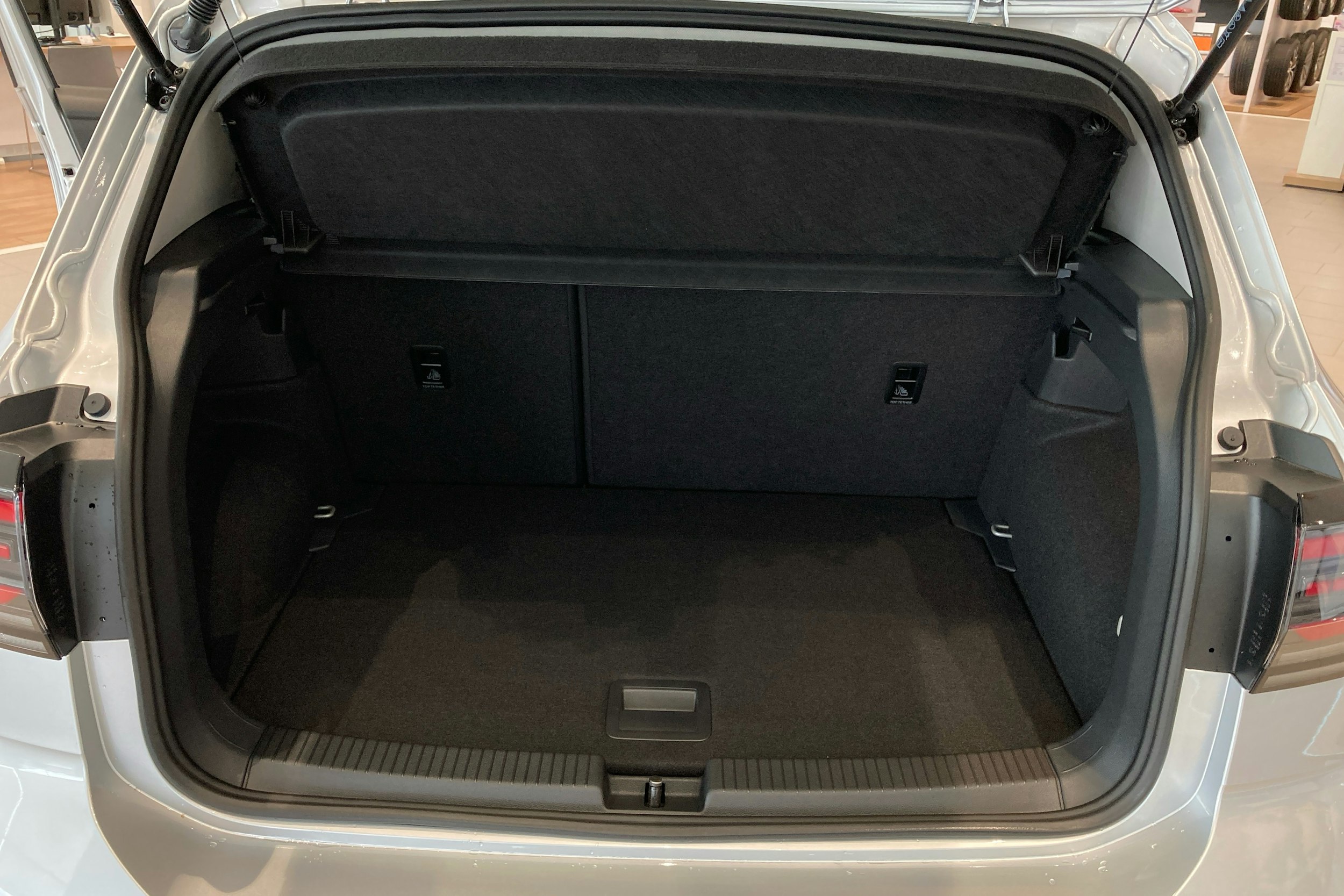 harmaa Volkswagen T-Cross 2025 kuva 17.