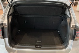 harmaa Volkswagen T-Cross 2025 kuva 17.