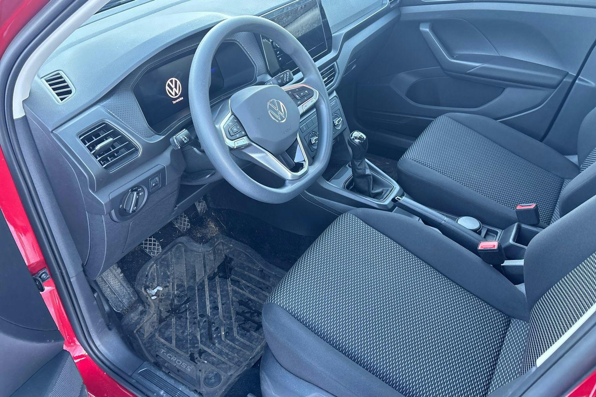 punainen Volkswagen T-Cross 2025 kuva 3.