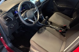 punainen Volkswagen T-Cross 2025 kuva 7.