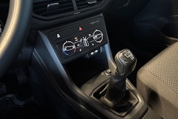 punainen Volkswagen T-Cross 2025 kuva 19.