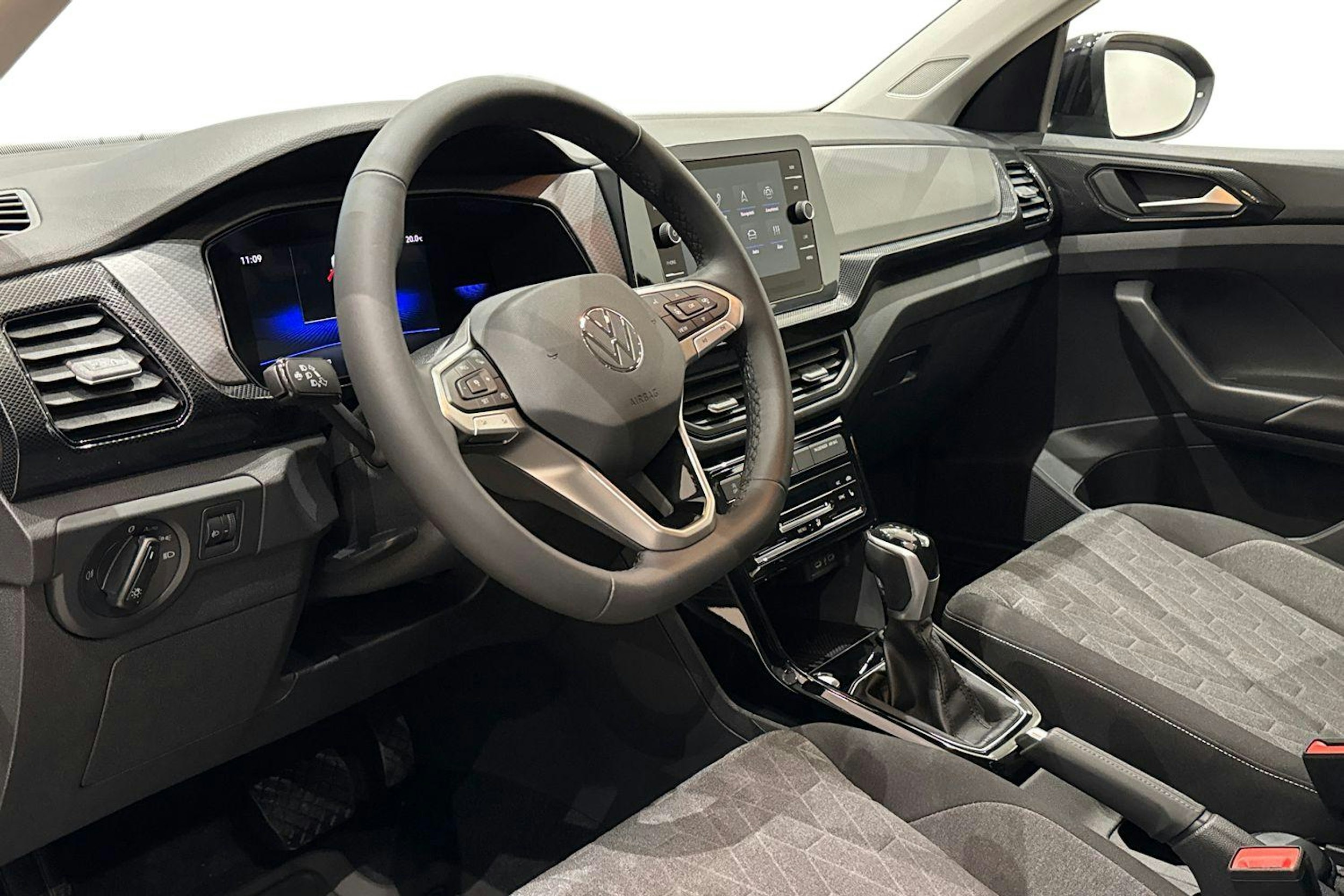 met. musta Volkswagen T-Cross 2025 kuva 6.