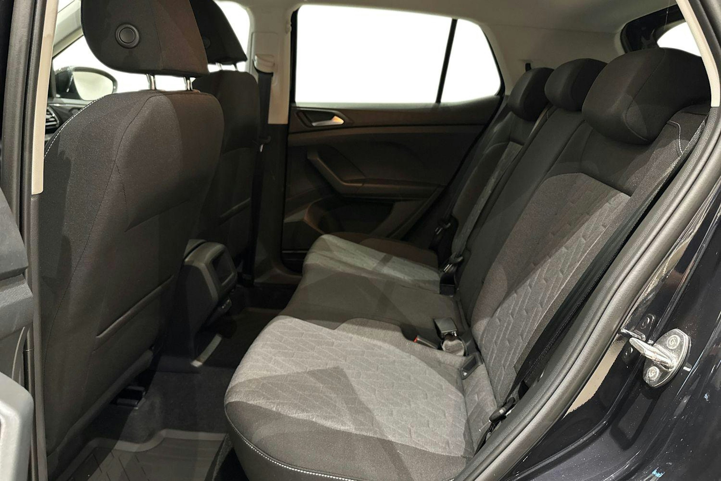 met. musta Volkswagen T-Cross 2025 kuva 8.