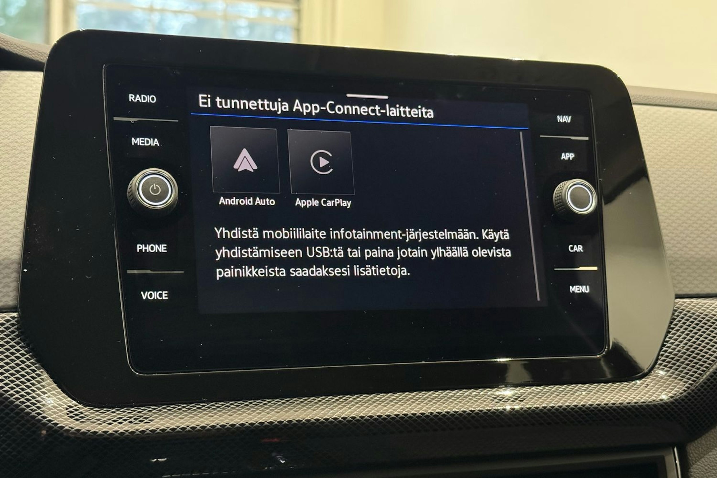 met. musta Volkswagen T-Cross 2025 kuva 15.