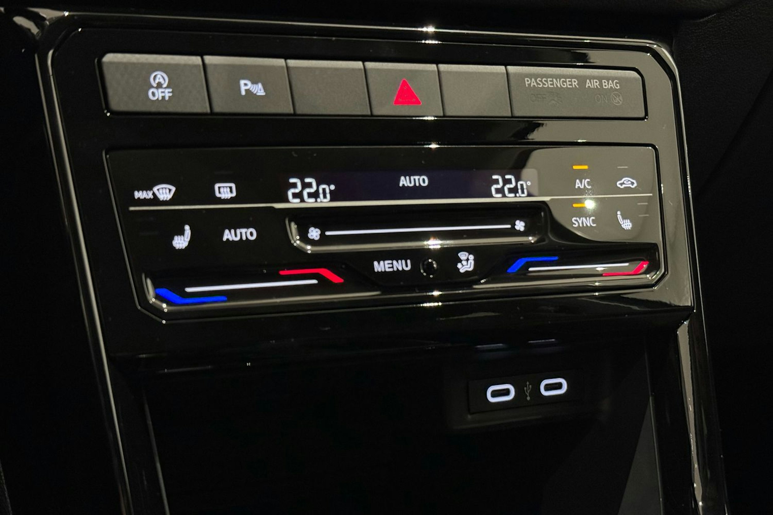 met. musta Volkswagen T-Cross 2025 kuva 17.