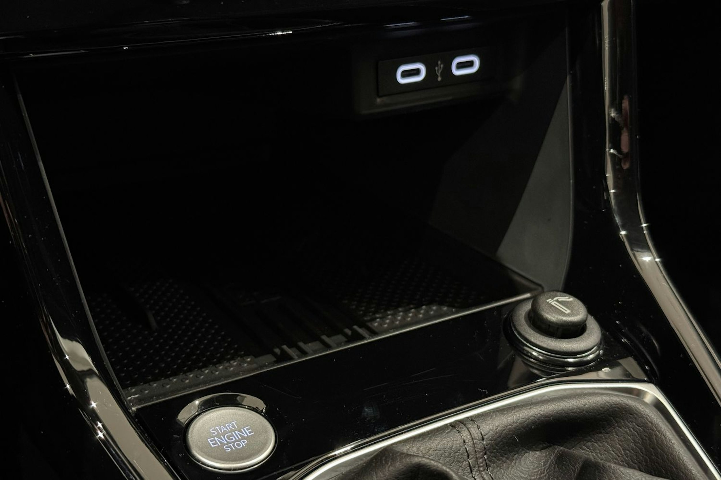 met. musta Volkswagen T-Cross 2025 kuva 18.