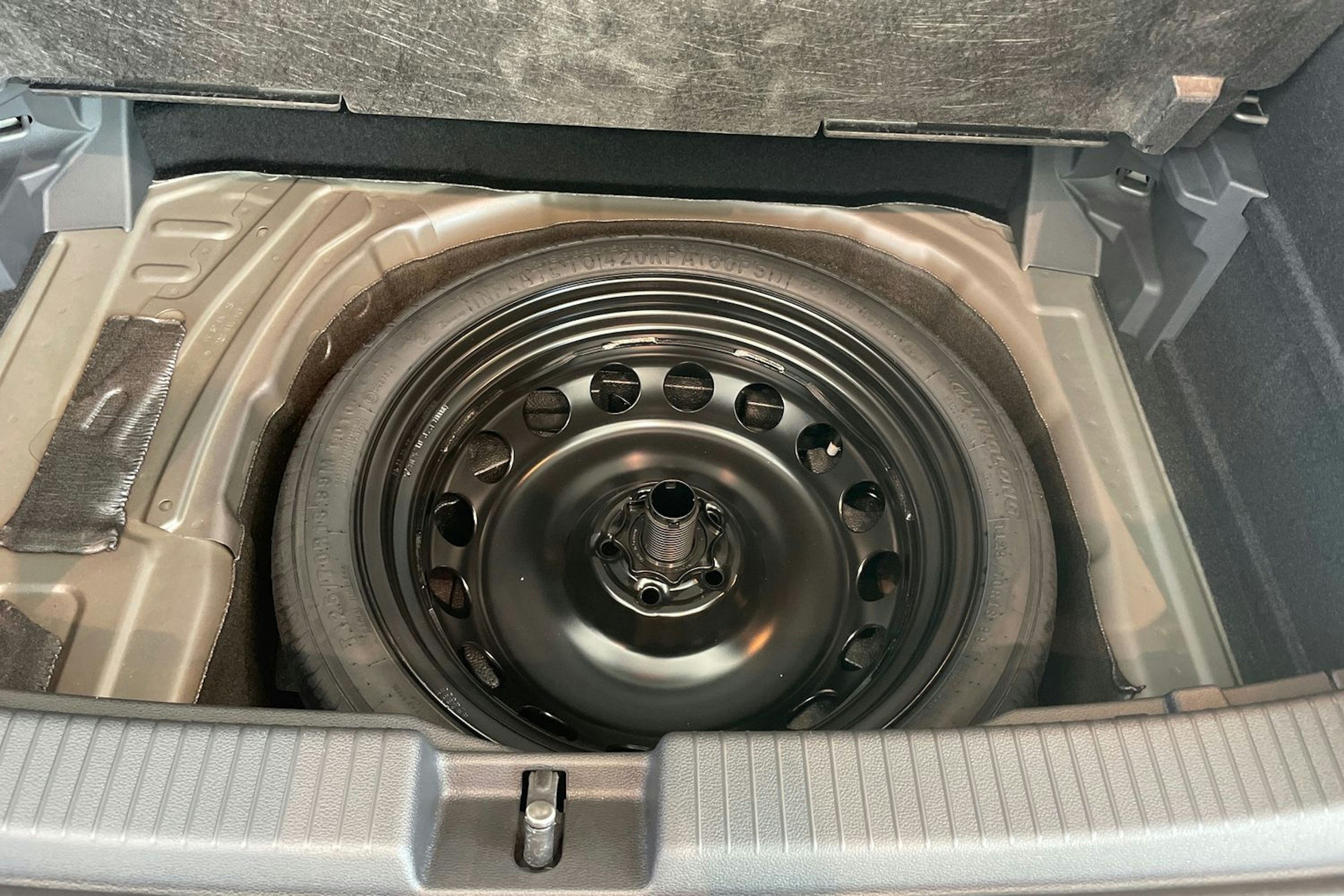 harmaa Volkswagen T-Cross 2025 kuva 17.