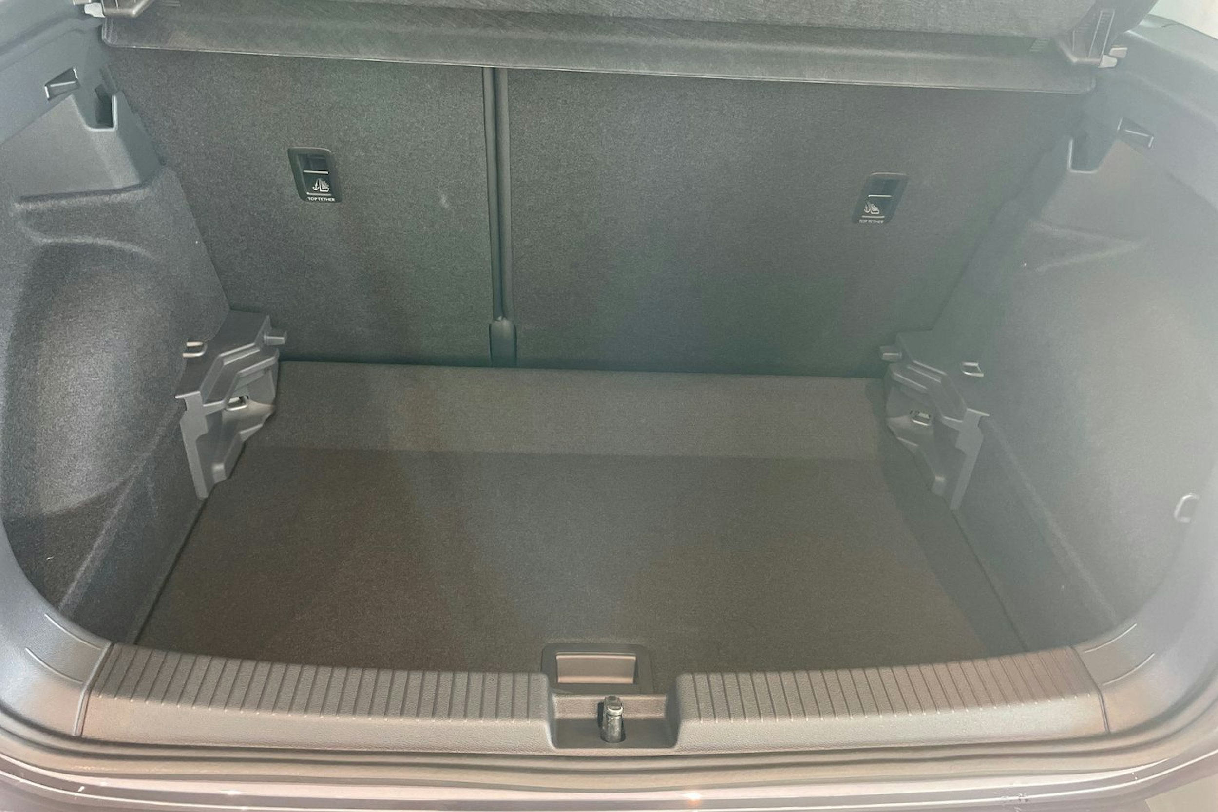 harmaa Volkswagen T-Cross 2025 kuva 18.