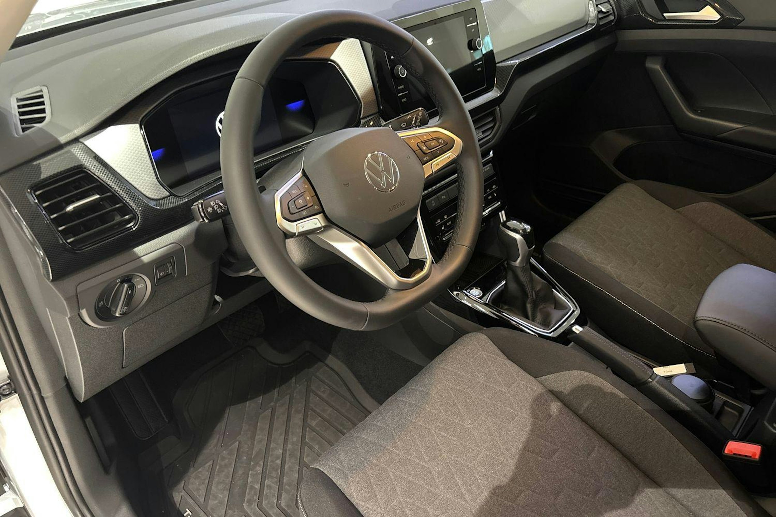 harmaa Volkswagen T-Cross 2025 kuva 6.