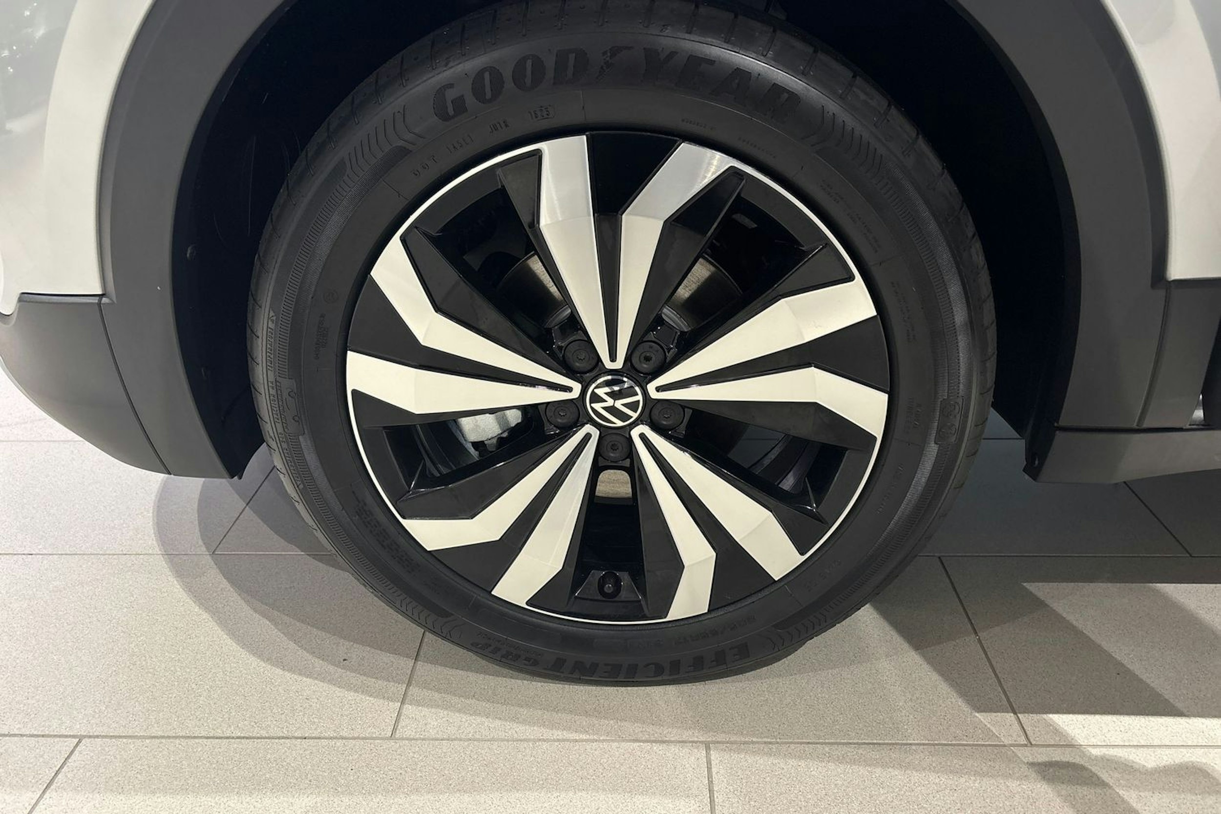 harmaa Volkswagen T-Cross 2025 kuva 10.