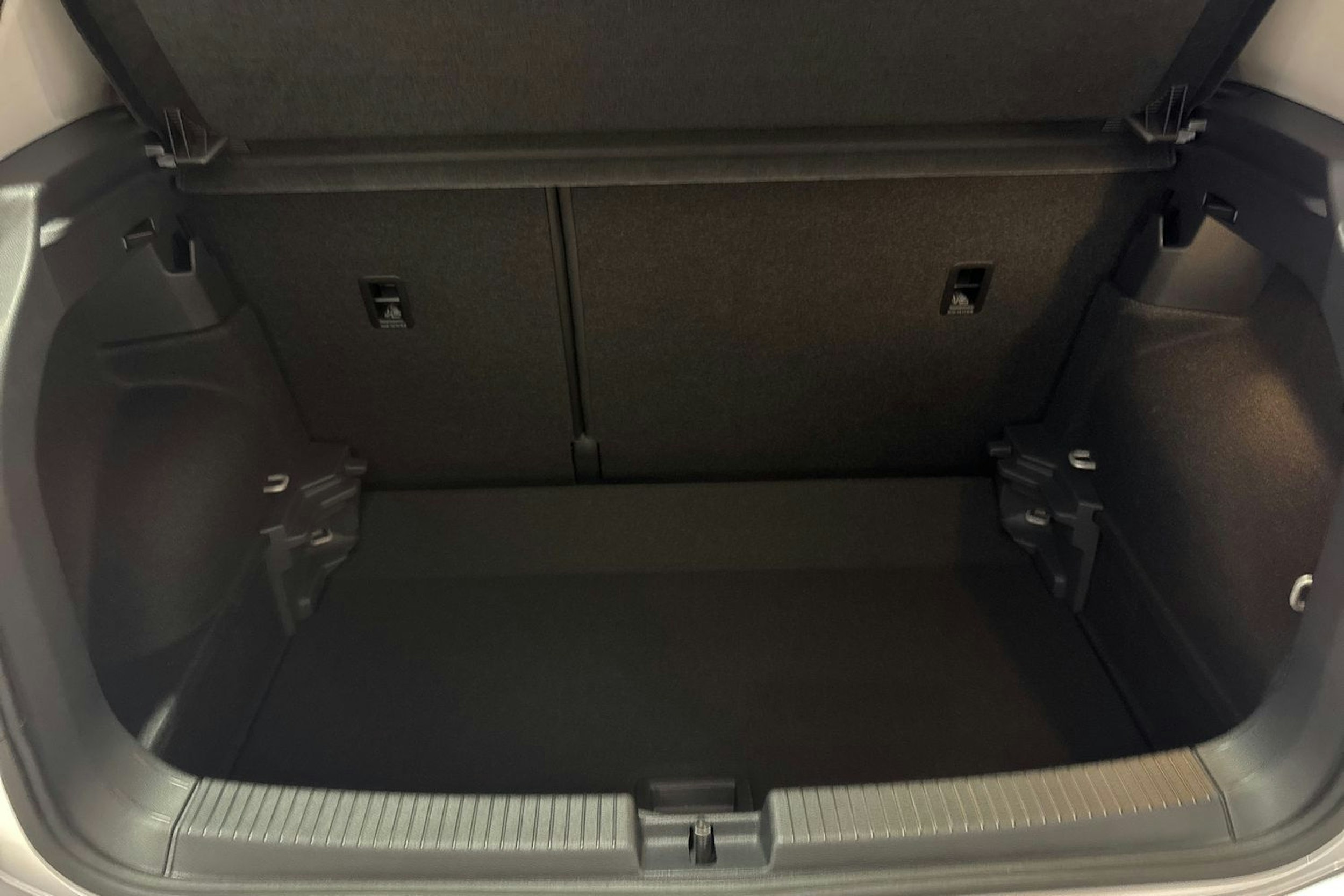 harmaa Volkswagen T-Cross 2025 kuva 13.