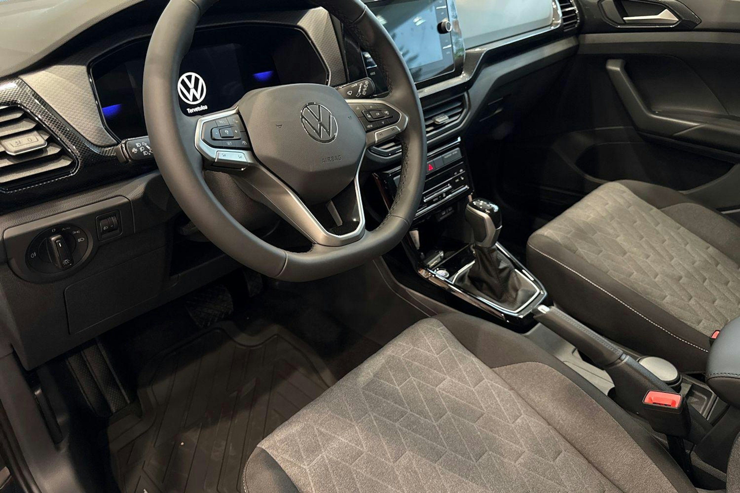 musta Volkswagen T-Cross 2025 kuva 6.