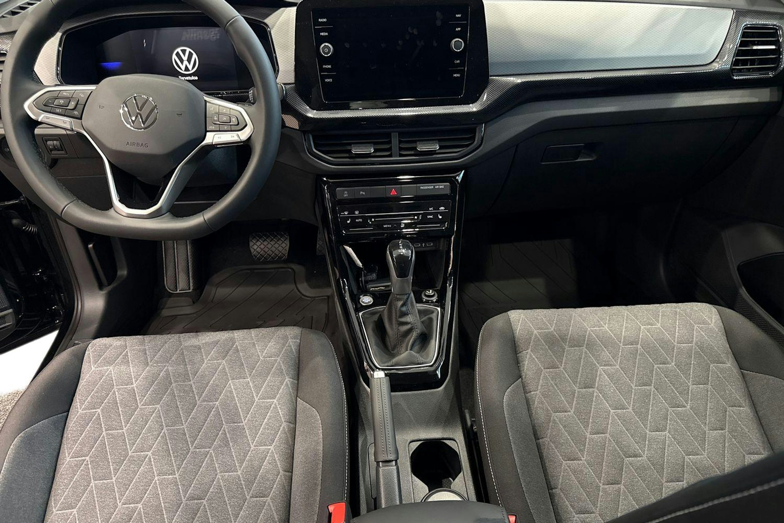 musta Volkswagen T-Cross 2025 kuva 7.