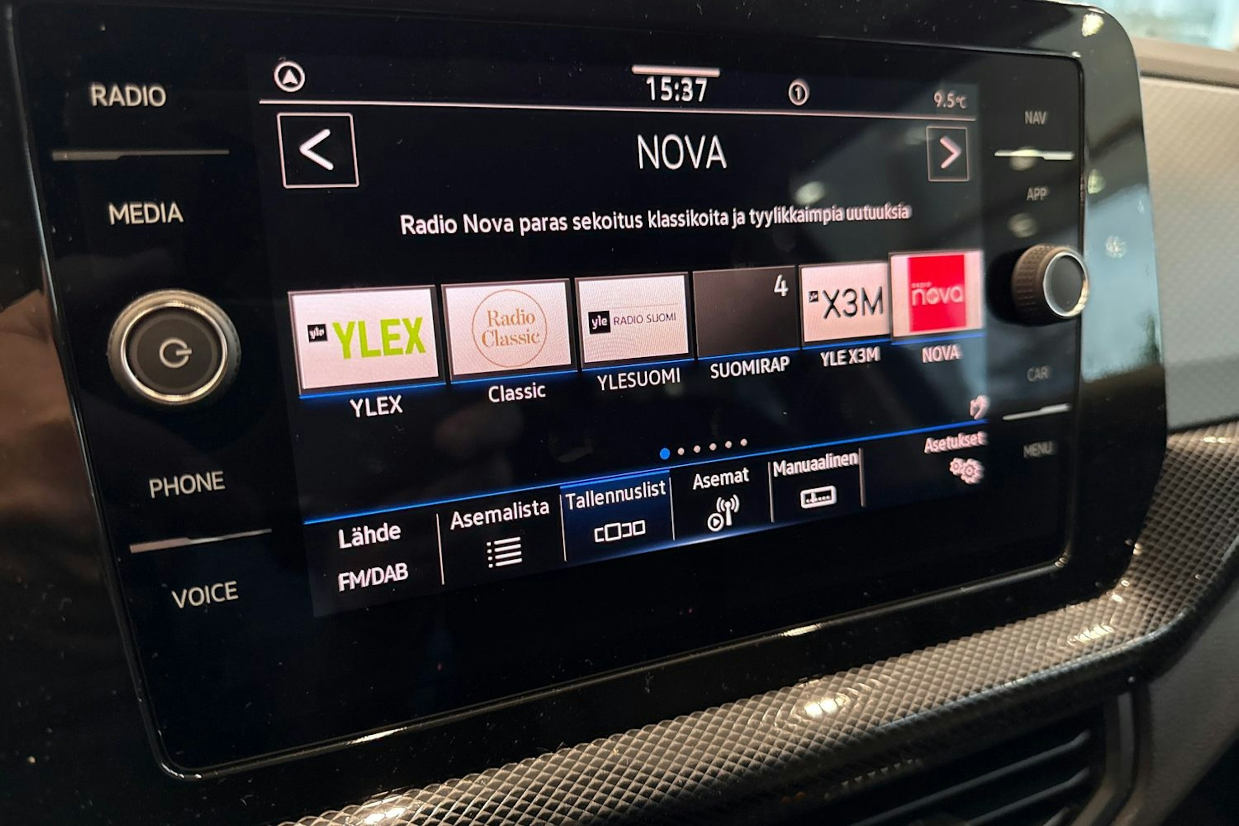 musta Volkswagen T-Cross 2025 kuva 11.