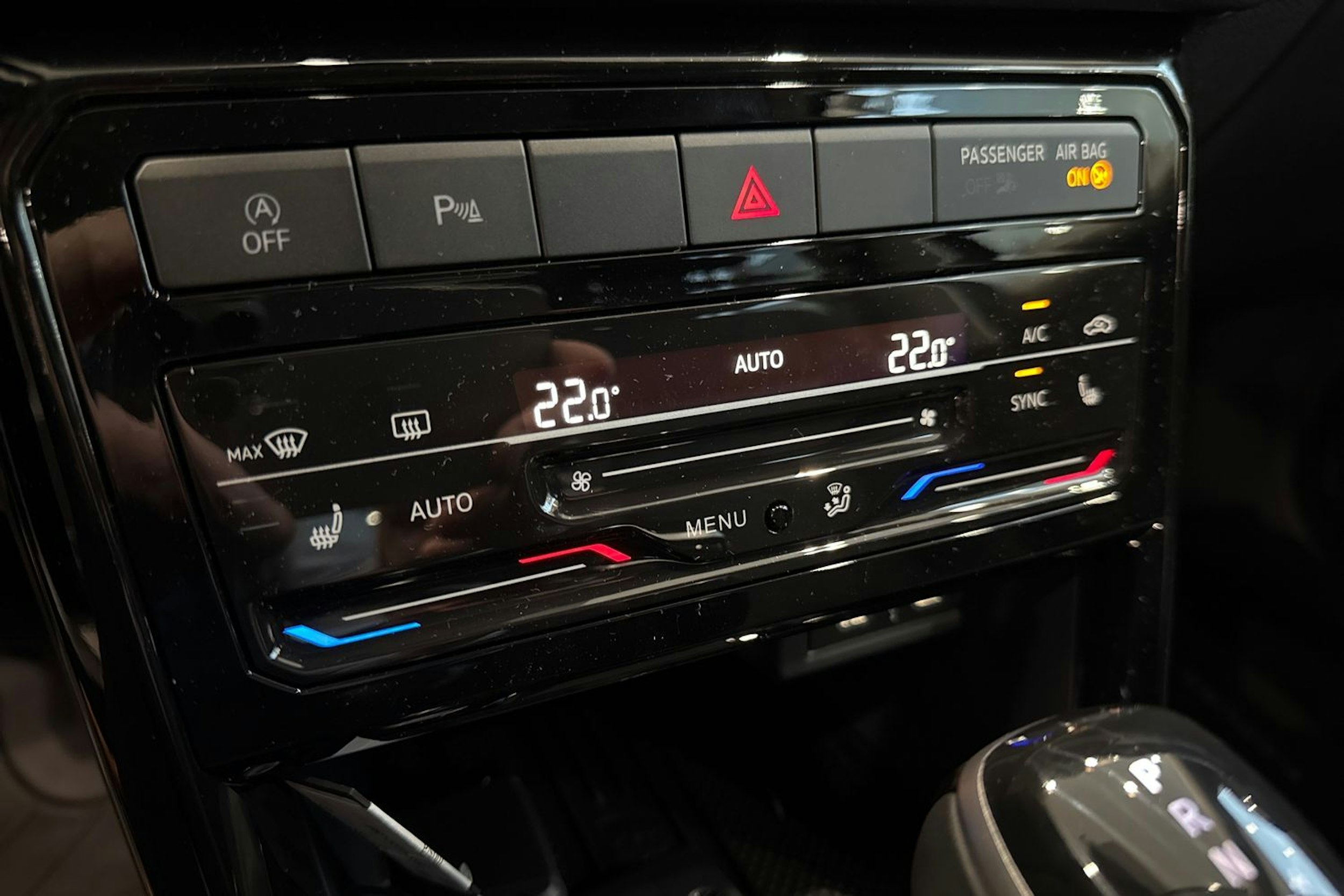 musta Volkswagen T-Cross 2025 kuva 12.