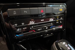 musta Volkswagen T-Cross 2025 kuva 12.