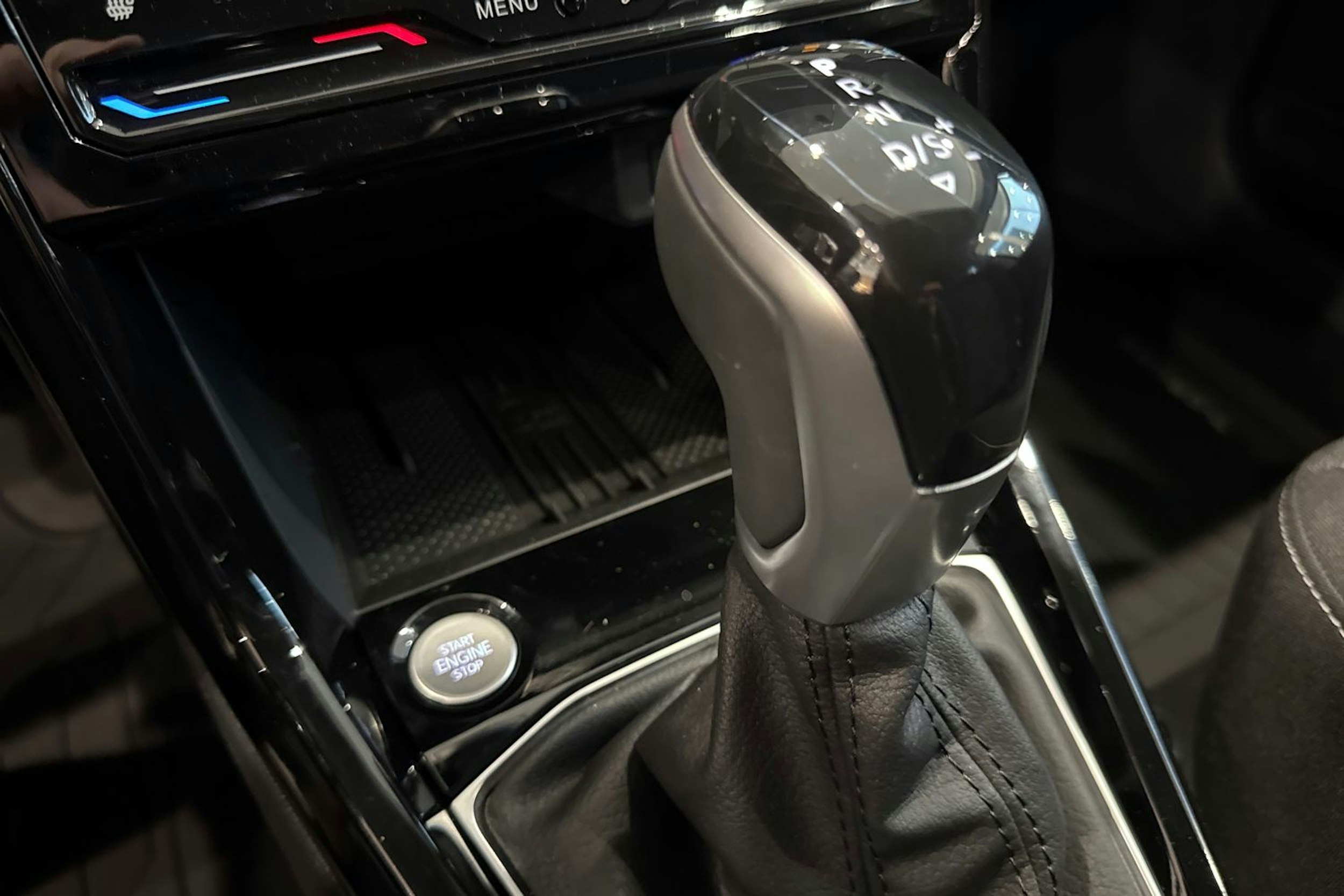 musta Volkswagen T-Cross 2025 kuva 16.