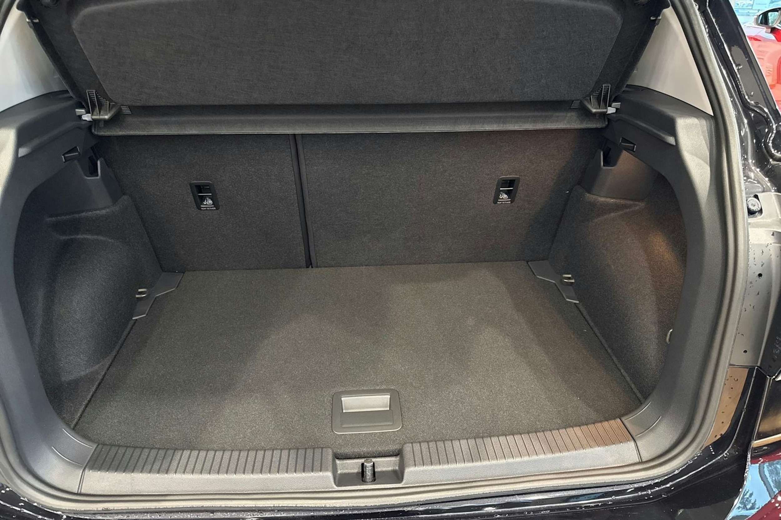 musta Volkswagen T-Cross 2025 kuva 17.