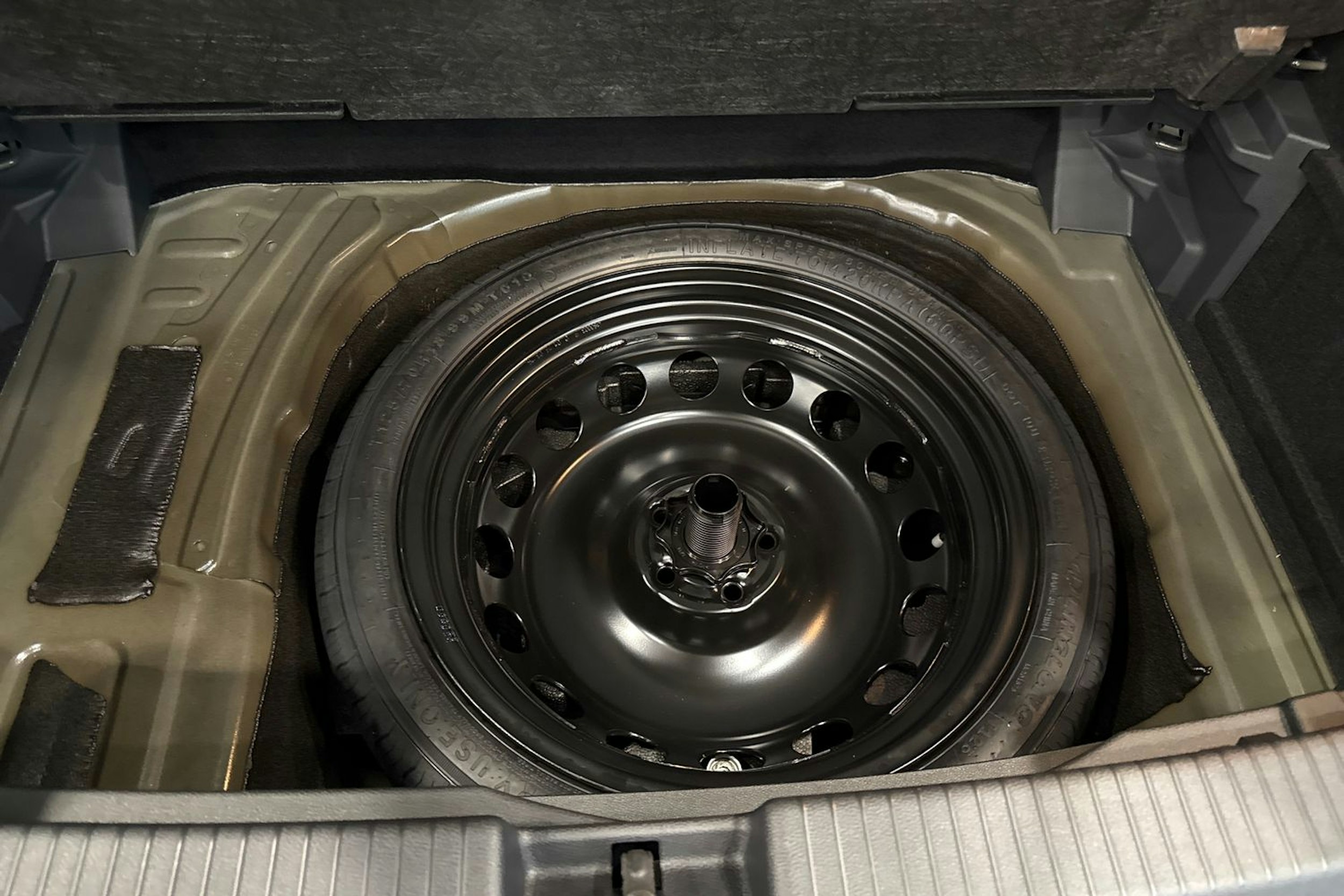 musta Volkswagen T-Cross 2025 kuva 18.