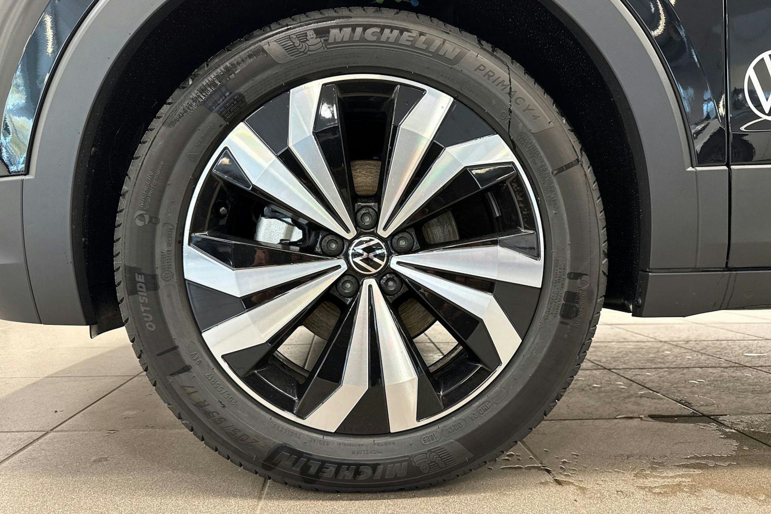 met. musta Volkswagen T-Cross 2025 kuva 9.