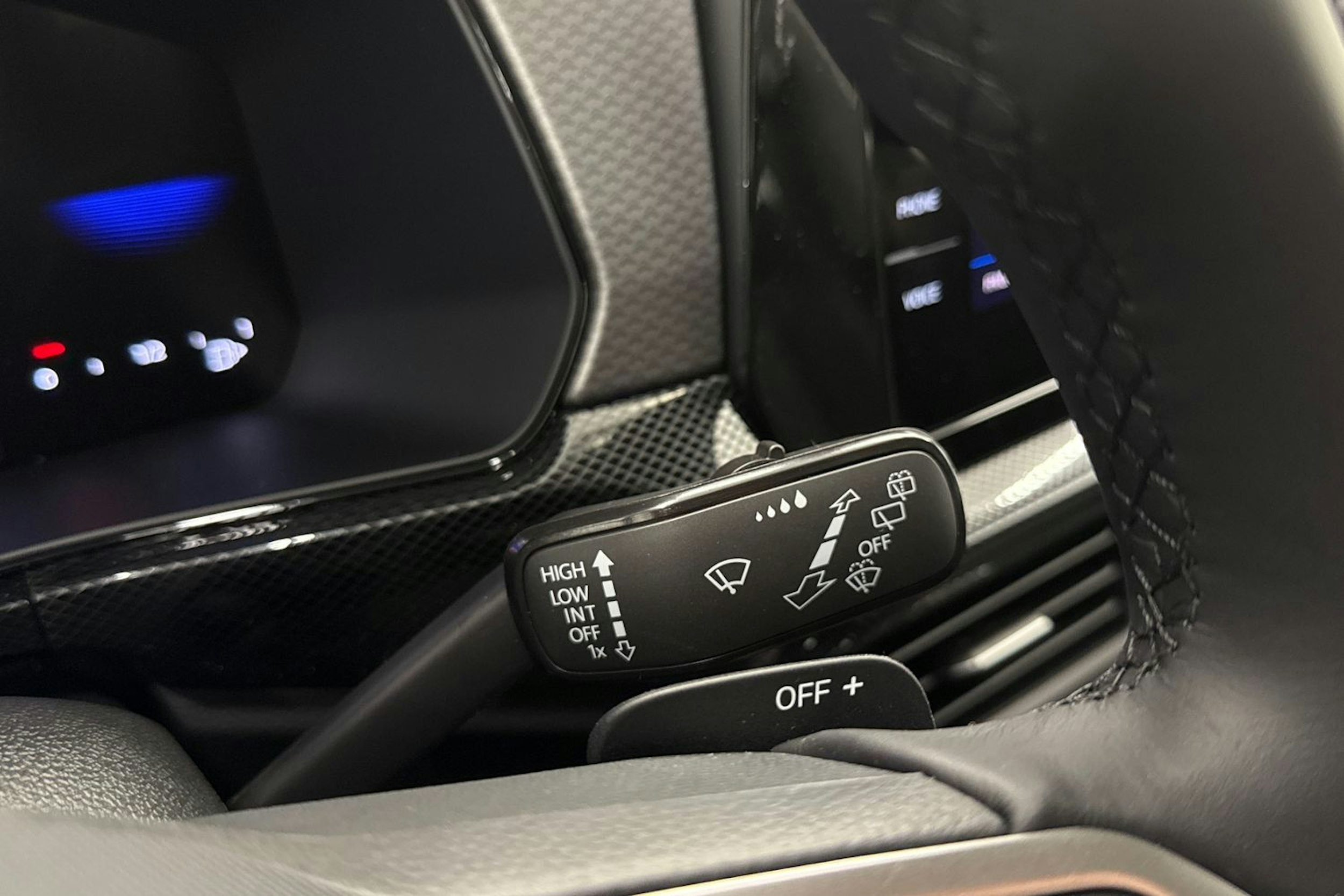 met. musta Volkswagen T-Cross 2025 kuva 16.