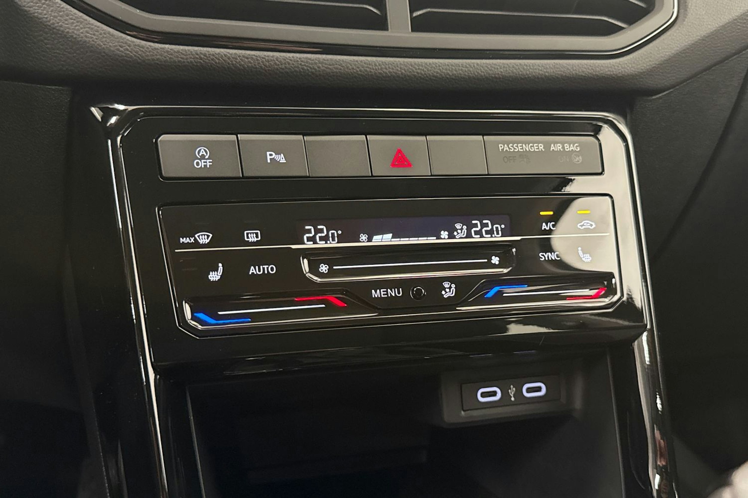 met. musta Volkswagen T-Cross 2025 kuva 19.