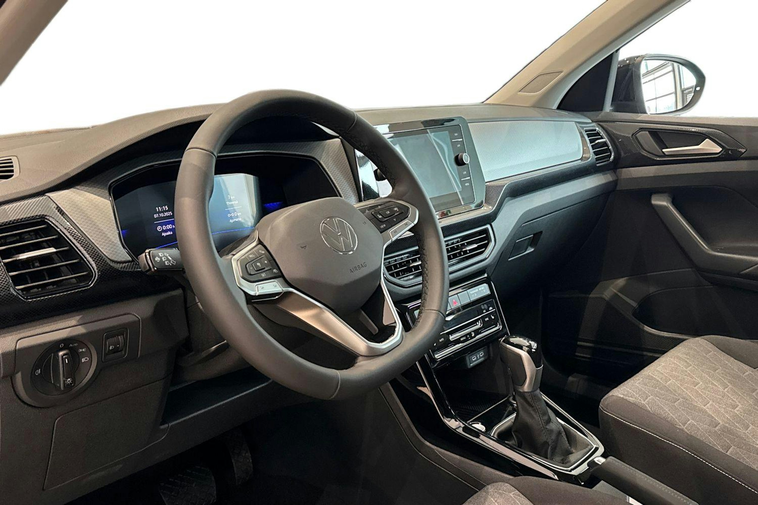 met. musta Volkswagen T-Cross 2025 kuva 6.