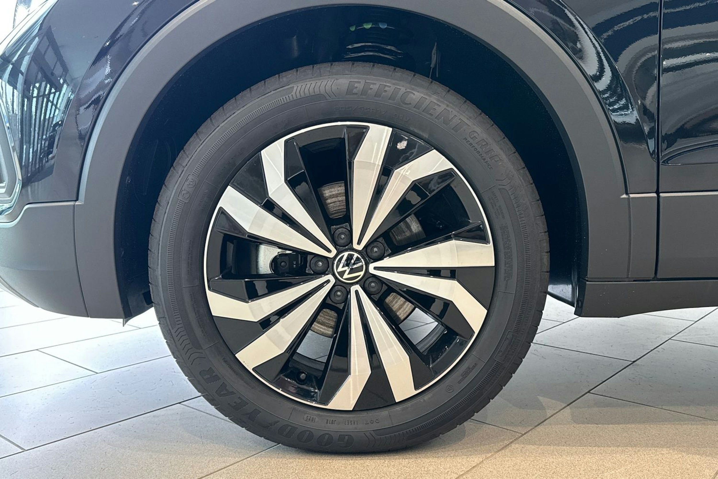 met. musta Volkswagen T-Cross 2025 kuva 9.