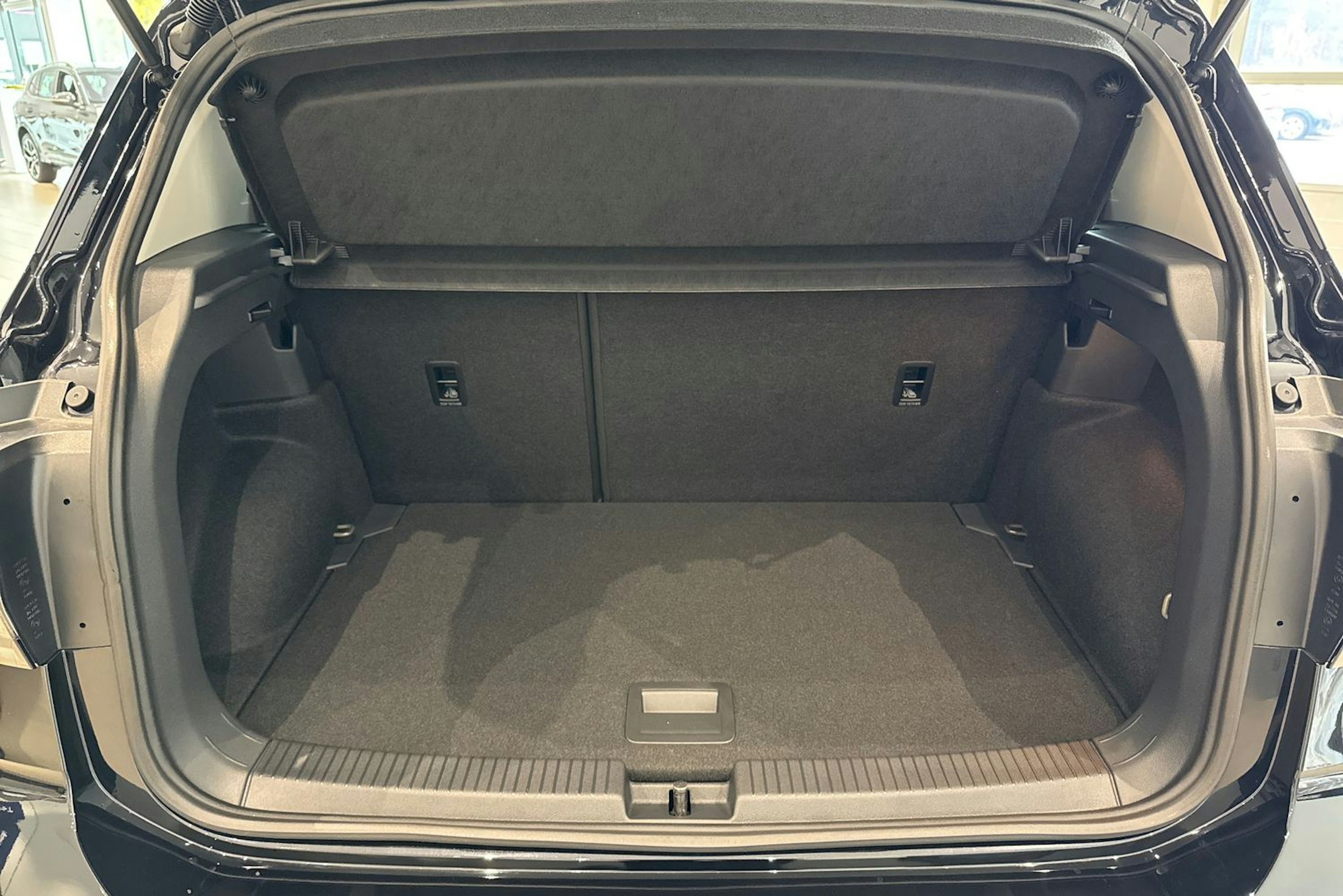 met. musta Volkswagen T-Cross 2025 kuva 10.