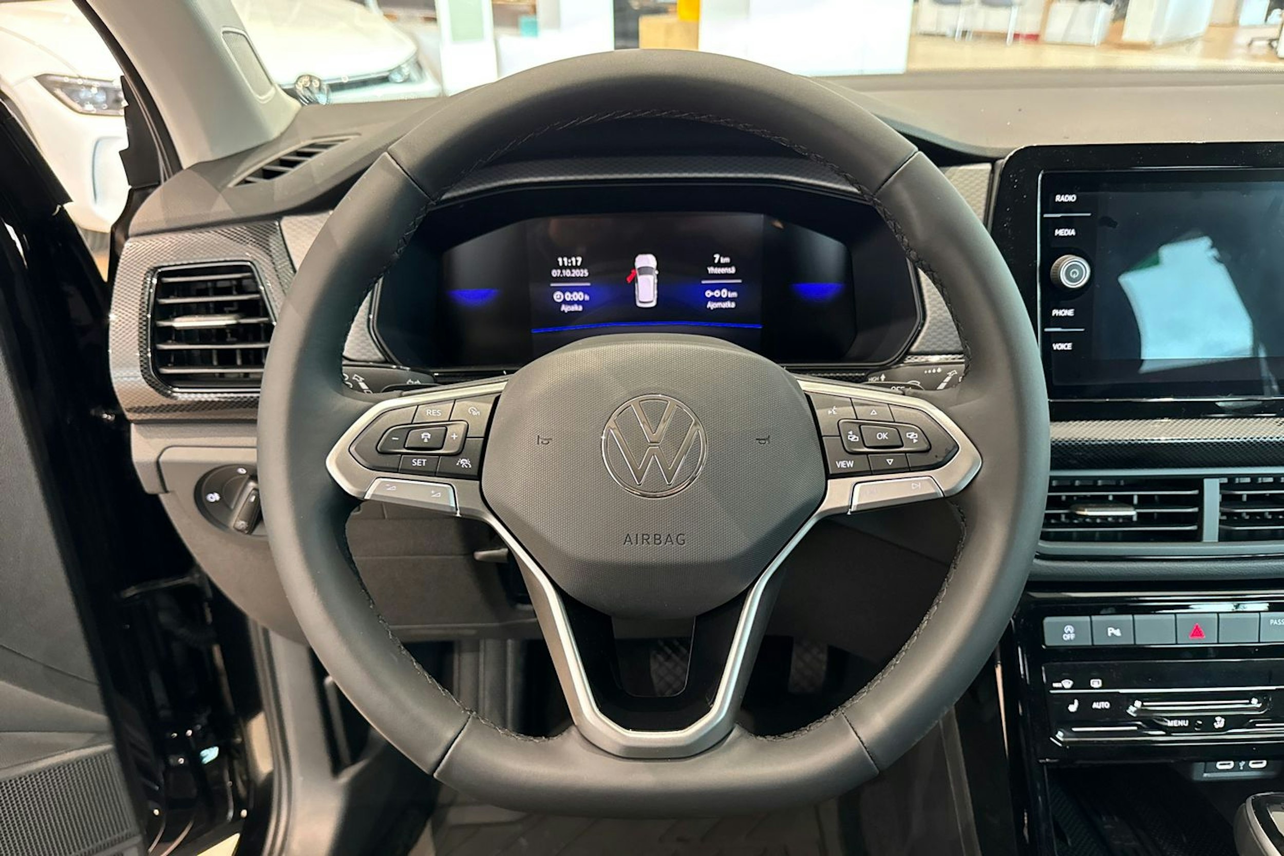 met. musta Volkswagen T-Cross 2025 kuva 12.