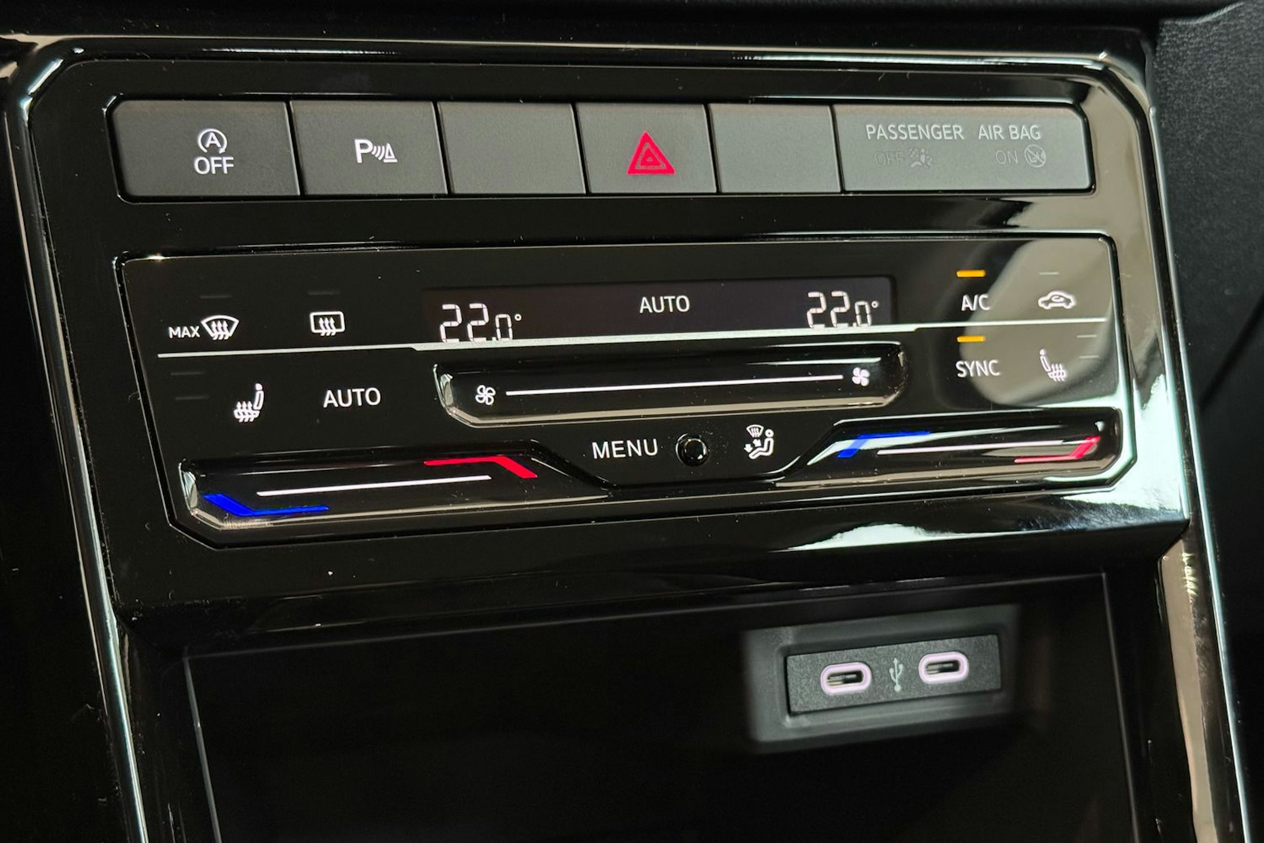 met. musta Volkswagen T-Cross 2025 kuva 16.