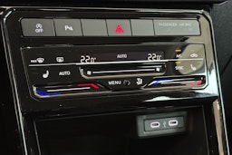 met. musta Volkswagen T-Cross 2025 kuva 16.