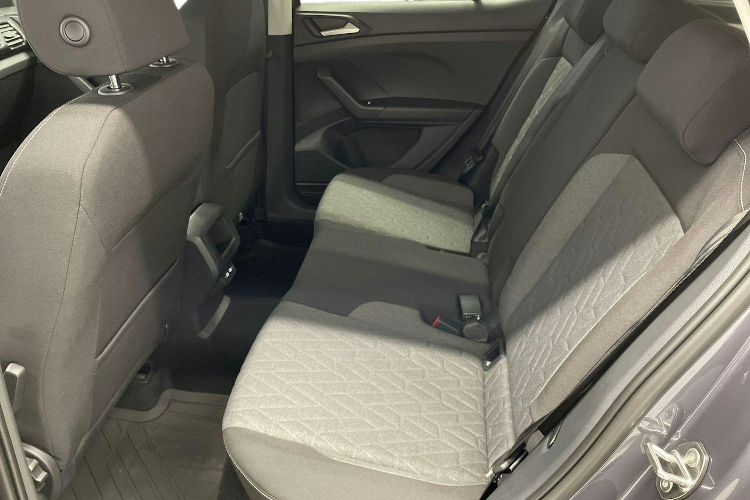 harmaa Volkswagen T-Cross 2025 kuva 8.